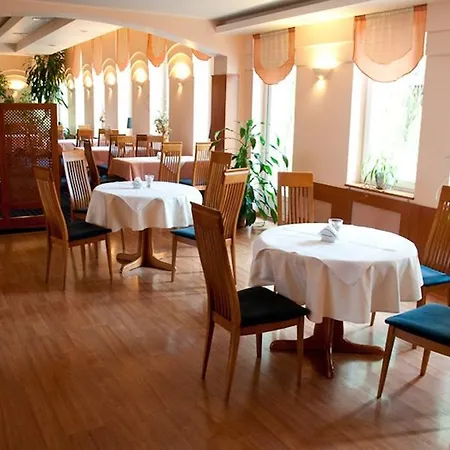 Hotel Naramowice Szálloda